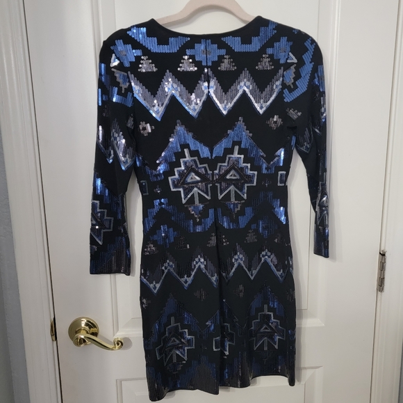 Express Sequin Dress - Picture 3 of 4